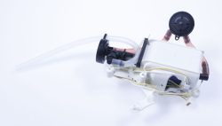 12044994 PUMPE MIT VORMONTIERTEN PULSATIONSDAEMPFER MIT NEU HALTERUNG-UNBRENNBAREN MATERIAL    BEFESTIGER,  LEISE PUMPE