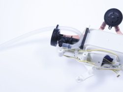 12044994 PUMPE MIT VORMONTIERTEN PULSATIONSDAEMPFER MIT NEU HALTERUNG-UNBRENNBAREN MATERIAL    BEFESTIGER,  LEISE PUMPE