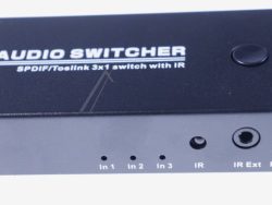 TOSLINK AUDIO SWITCHER /  SIGNAL UMSCHALTER – 3 EIN /  1 AUS
