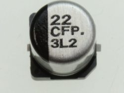 22UF-16V EEEFP1C220AR SMD-ELKO PAN 105° 5X5,8MM