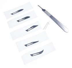 2-102 SKALPELLGRIFF MIT 5 KLINGEN