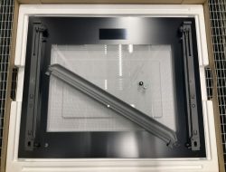 00776119 PREDNJI STAKLENI PANEL