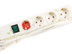 COMFORT-LINE PLUS 1153120100 PRODUŽNI KABL 4-SA PREKIDAČEM 2M BELI