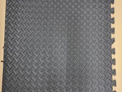 DPAD ANTI-VIBRATIONSMATTE (60 X 60 X 1,2 CM)