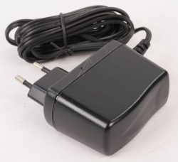 30039157 ADAPTERI(ISP) 220V ZA UTIČNICU