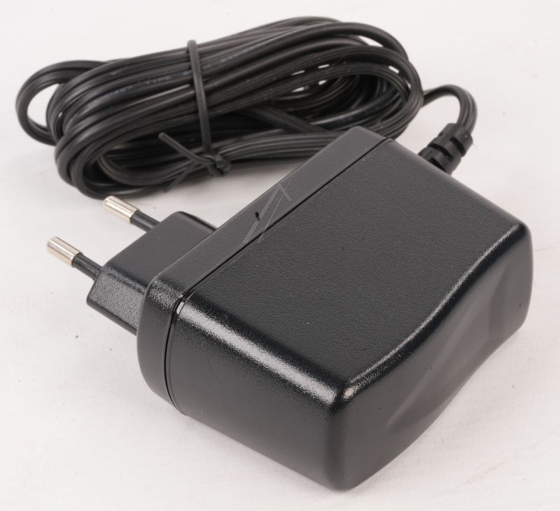 30039157 ADAPTERI(ISP) 220V ZA UTIČNICU