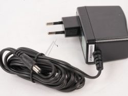 30039157 ADAPTERI(ISP) 220V ZA UTIČNICU