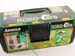 AR50 2025-X1-0005 PFLEGESET AR50 IM KOFFER FÜR MÄHROBOTER UND RASENMÄHER MIT REINIGUNGSBÜRSTE MIT SCHABER, ANTHAFTSPRAY, HANDSCHUHE, TUCH