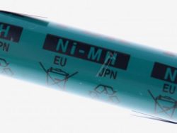 1,2V-1100MAH HR-4/ 5AAUC-1Z 4/ 5AA NIMH INDUSTRIE MIT Z-LÖTFAHNEN